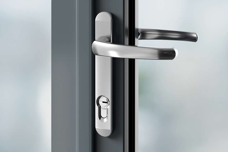 Door handles chrome